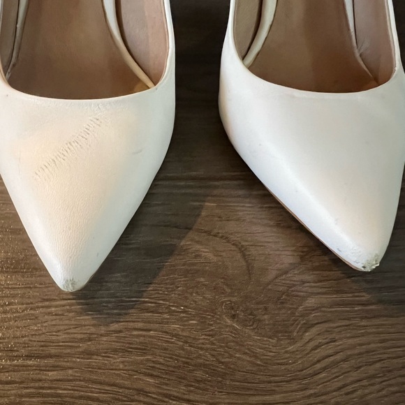 Saks Fifth Avenue White Heels Size 6.5 - Picture 2 of 8